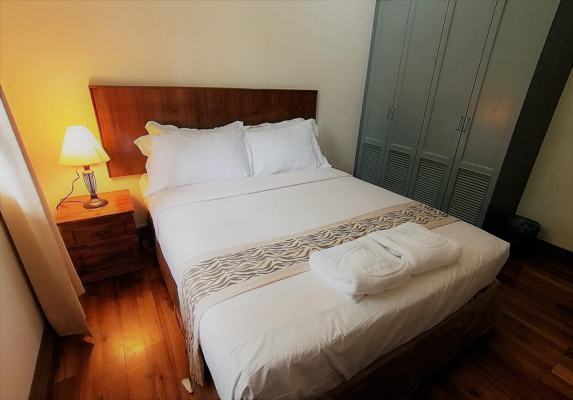 Tiara Labuan Hotel Экстерьер фото