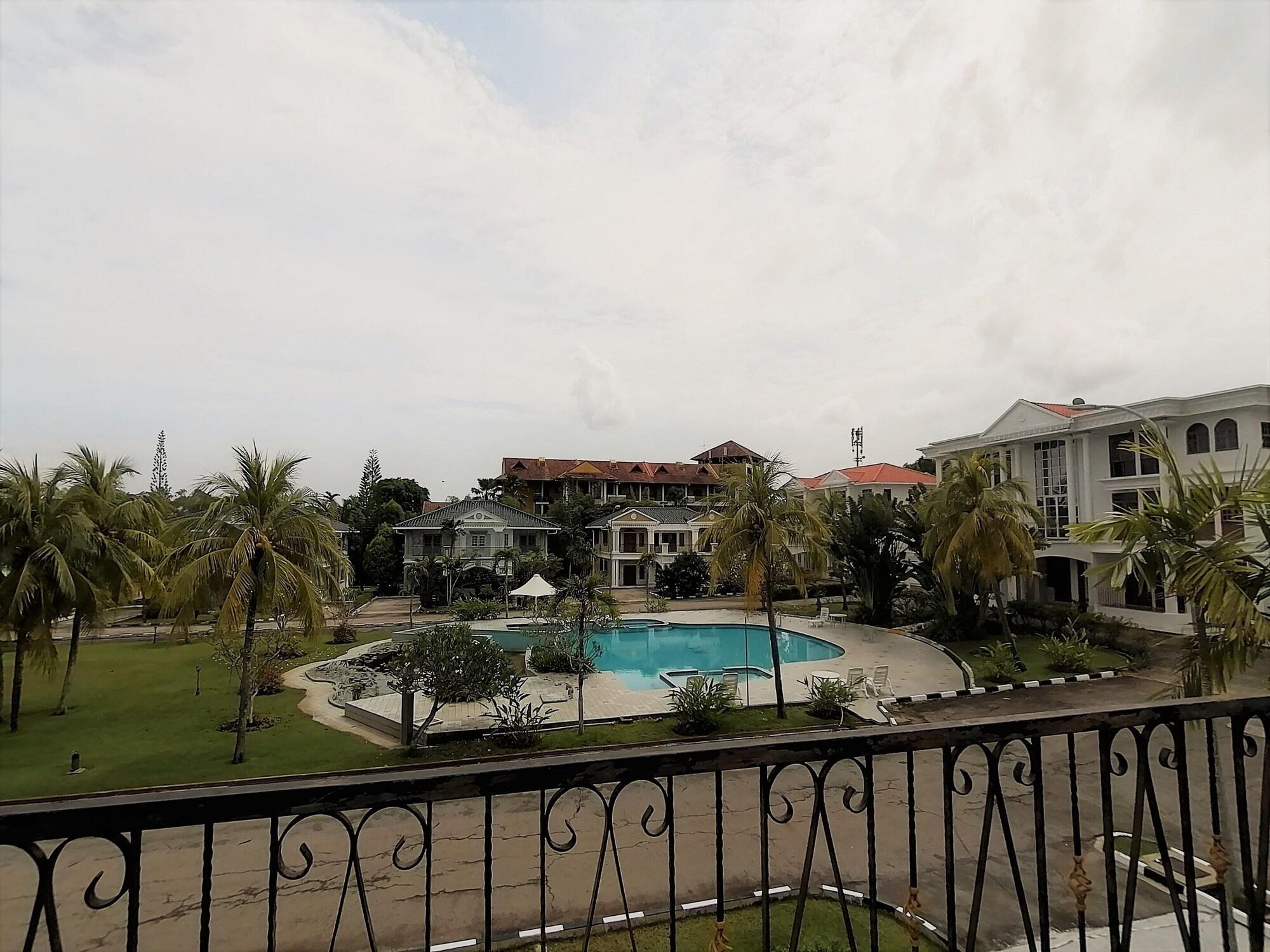 Tiara Labuan Hotel Экстерьер фото
