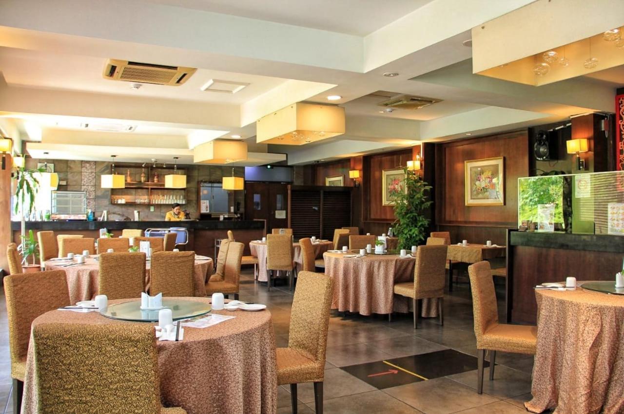 Tiara Labuan Hotel Экстерьер фото