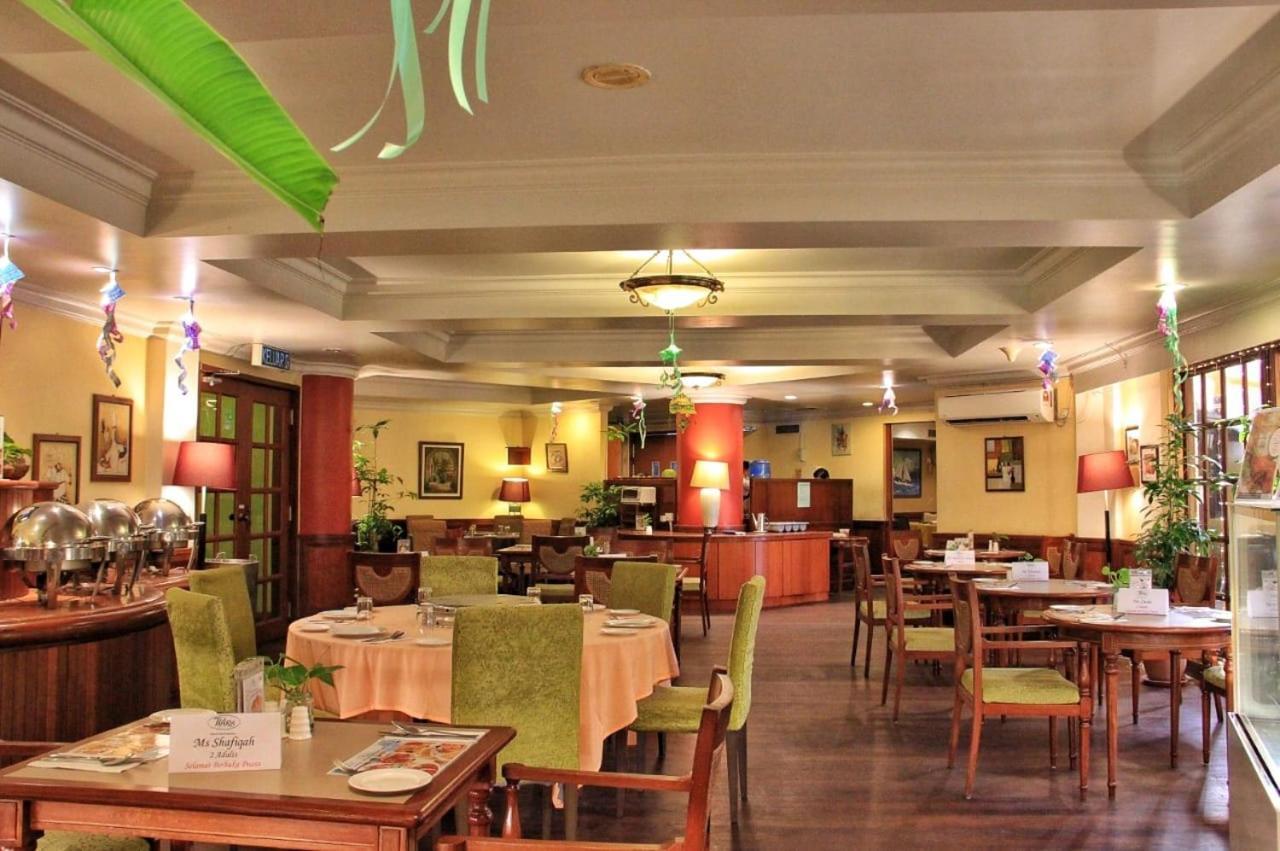 Tiara Labuan Hotel Экстерьер фото