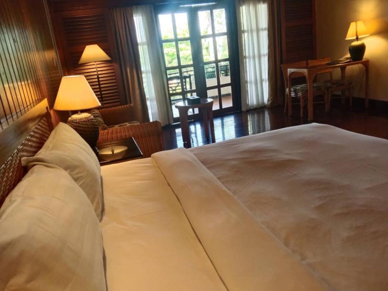 Tiara Labuan Hotel Экстерьер фото